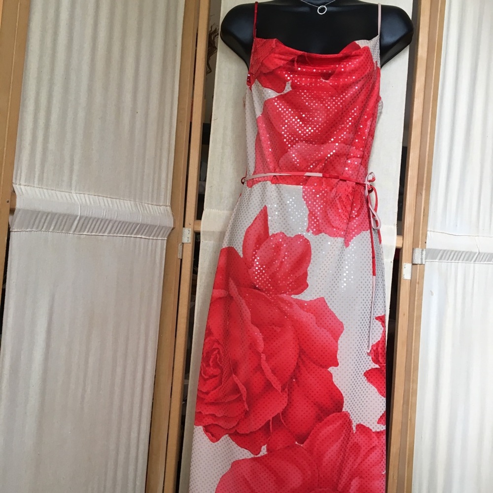 🌹 LE CHATEAU: Size Medium ( 4-6) 💫